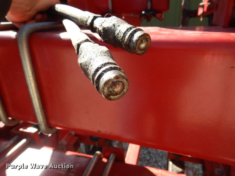 image for item II9837 Case IH 183  row crop cultivator