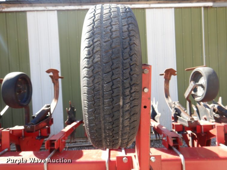 image for item II9837 Case IH 183  row crop cultivator
