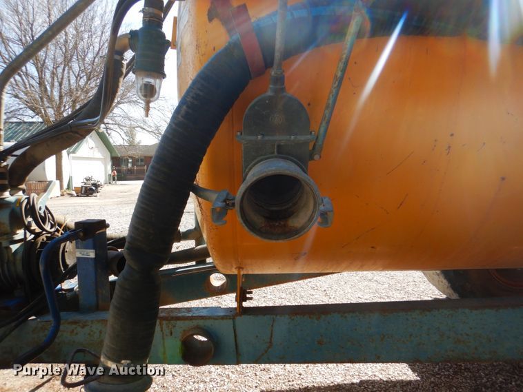 image for item II9838 Betterbilt 3350 liquid manure spreader