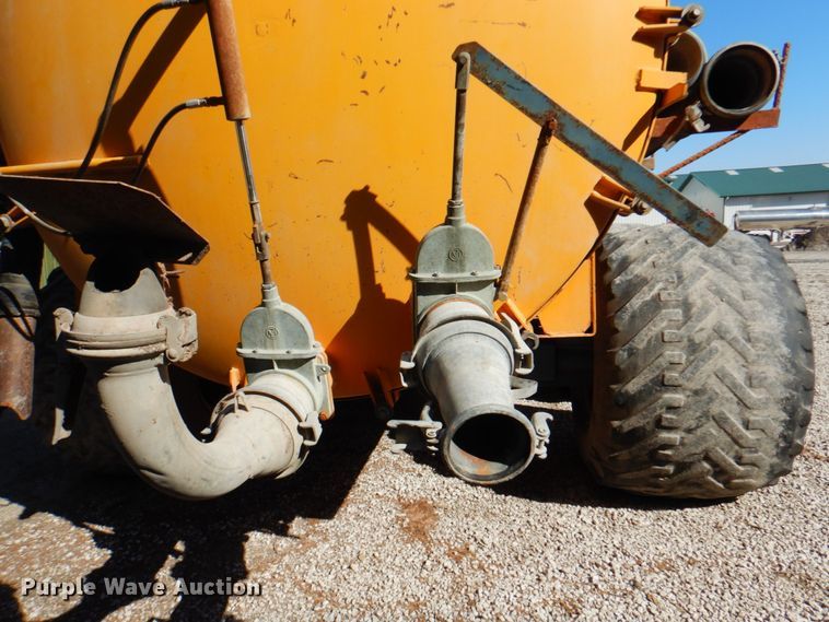 image for item II9838 Betterbilt 3350 liquid manure spreader
