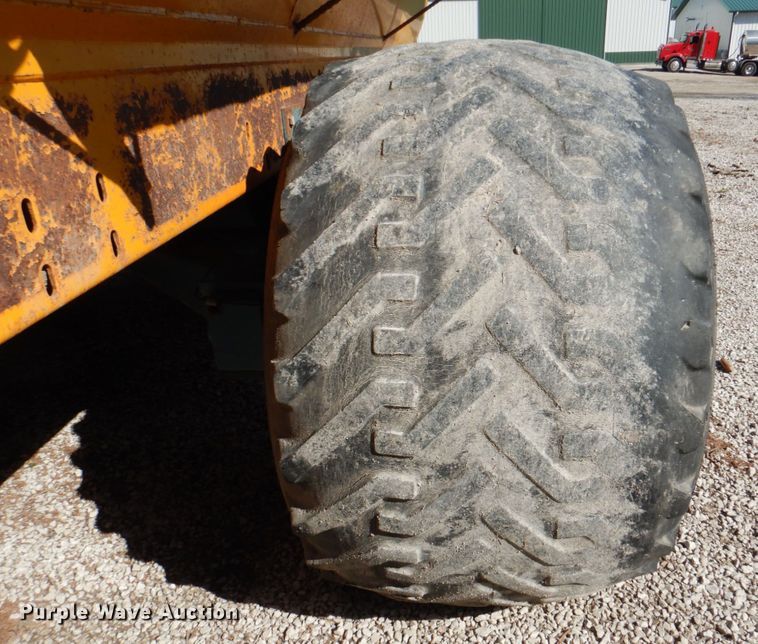 image for item II9838 Betterbilt 3350 liquid manure spreader