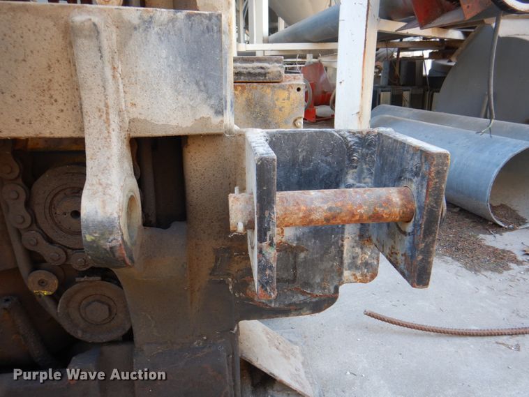 image for item II9842 Clark forklift mast