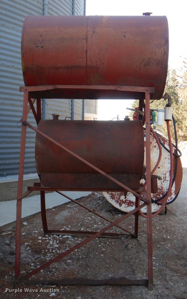 image for item II9845 (2) fuel tanks