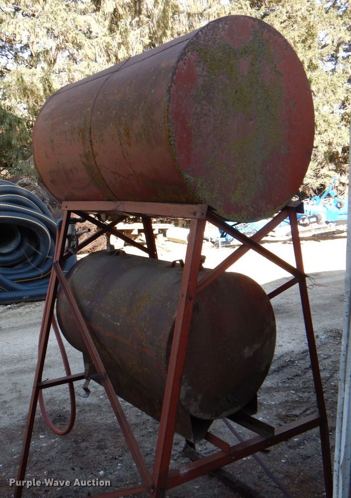 image for item II9845 (2) fuel tanks