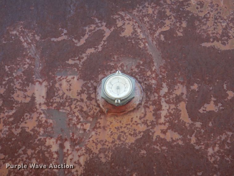 image for item II9845 (2) fuel tanks