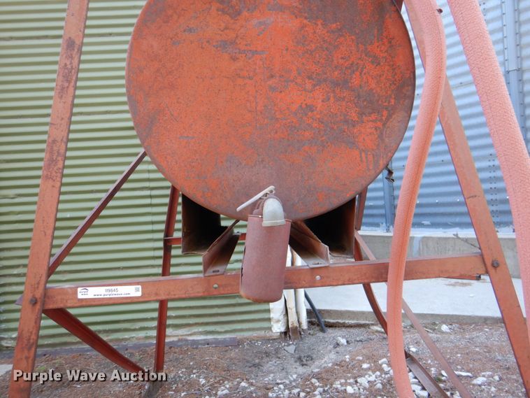 image for item II9845 (2) fuel tanks