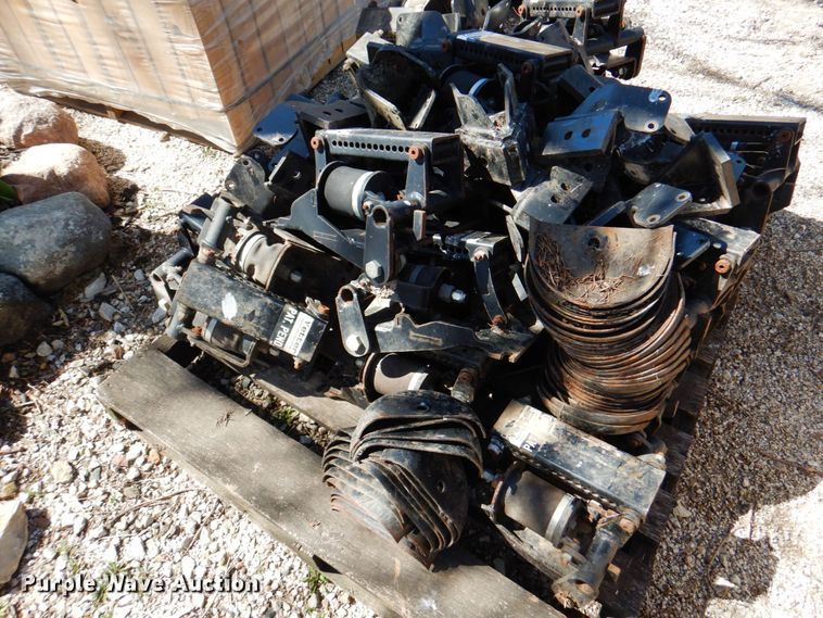 image for item II9852 (24) row cleaner mounts