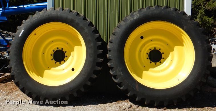 image for item II9857 John Deere 4940/4930 rear straddle duals and hubs