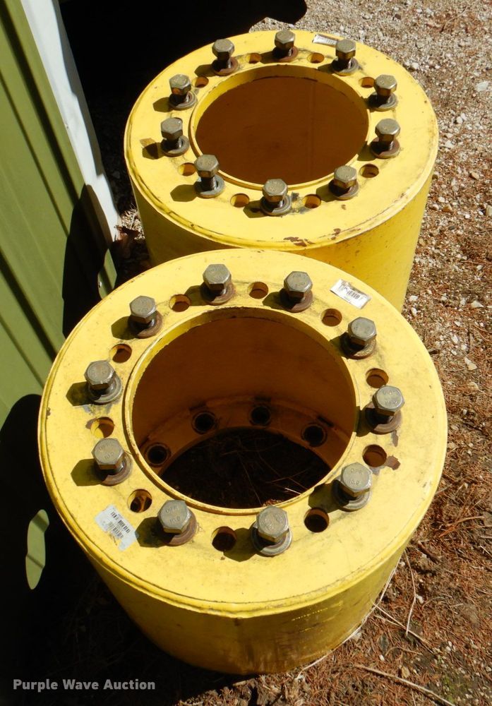 image for item II9857 John Deere 4940/4930 rear straddle duals and hubs