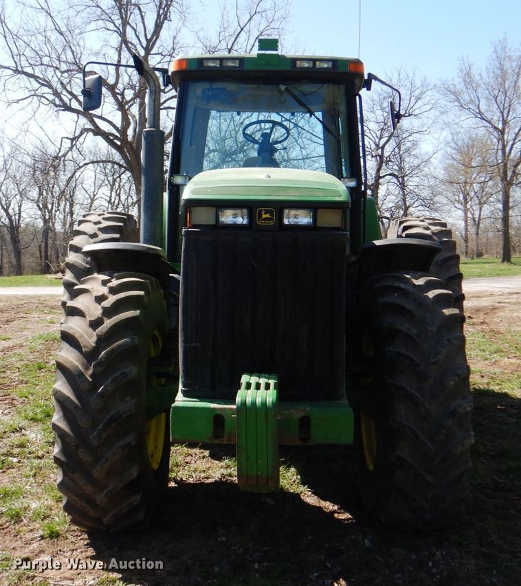 image for item II9873 1997 John Deere 8400  tractor