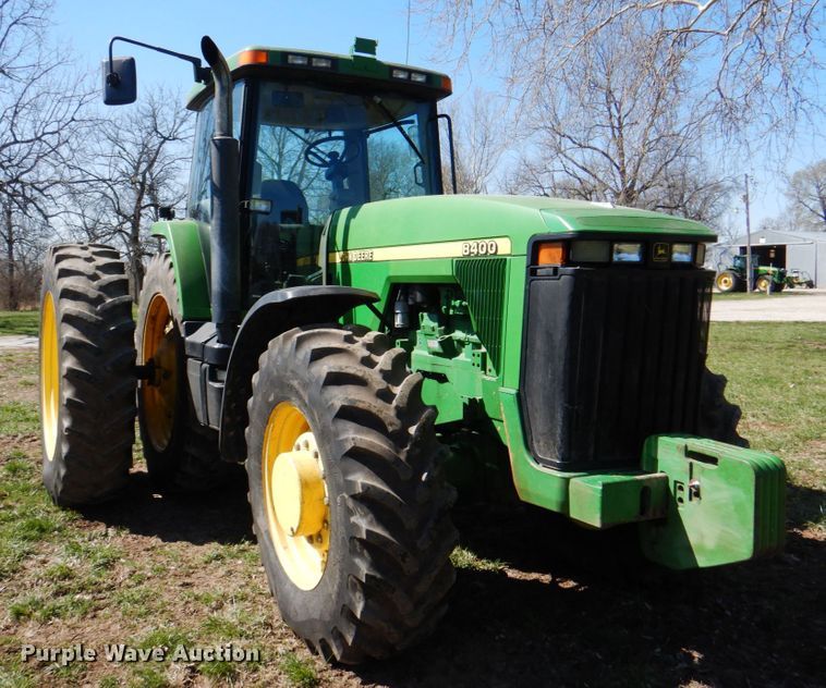 image for item II9873 1997 John Deere 8400  tractor