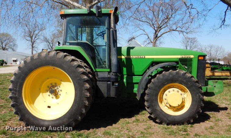 image for item II9873 1997 John Deere 8400  tractor