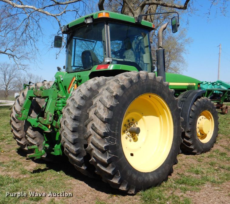 image for item II9873 1997 John Deere 8400  tractor