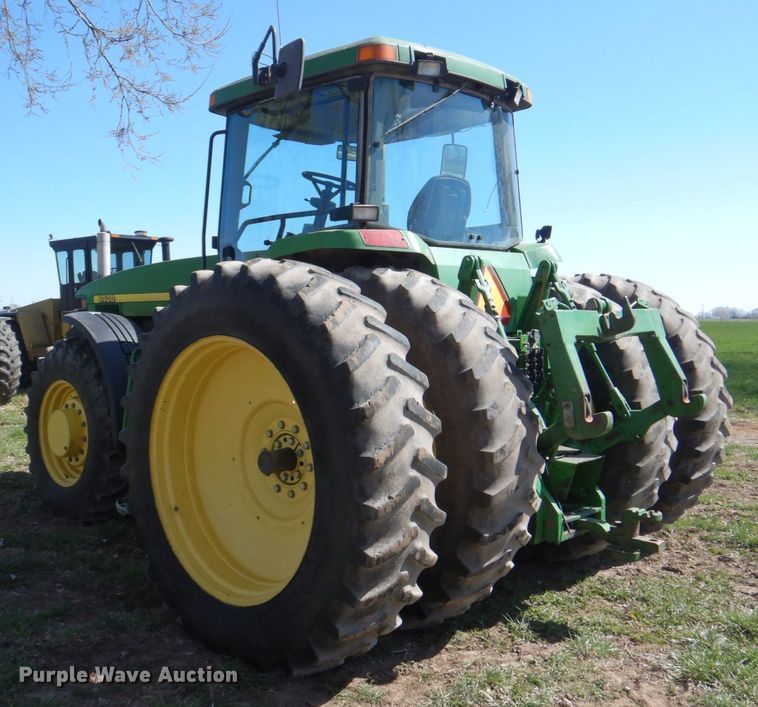 image for item II9873 1997 John Deere 8400  tractor