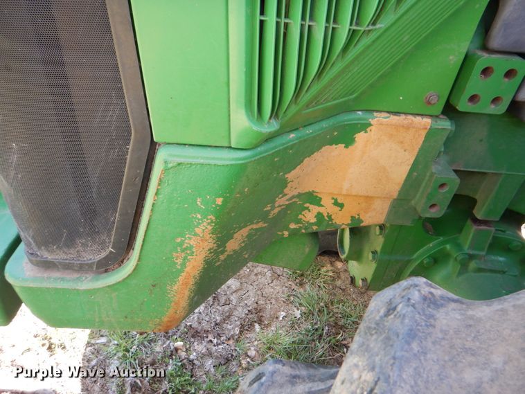 image for item II9873 1997 John Deere 8400  tractor