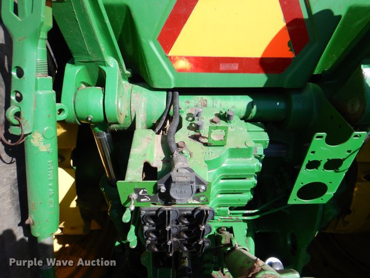 image for item II9873 1997 John Deere 8400  tractor