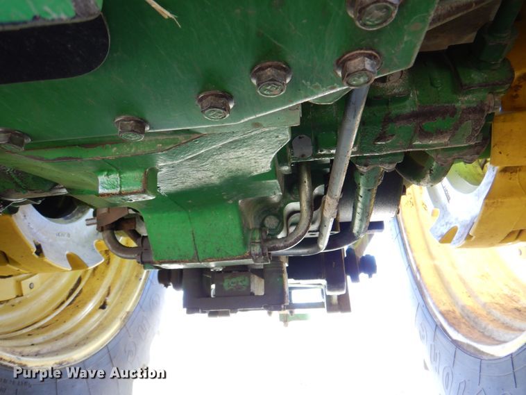 image for item II9873 1997 John Deere 8400  tractor