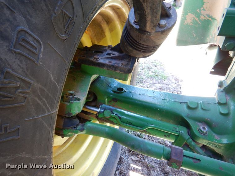 image for item II9873 1997 John Deere 8400  tractor