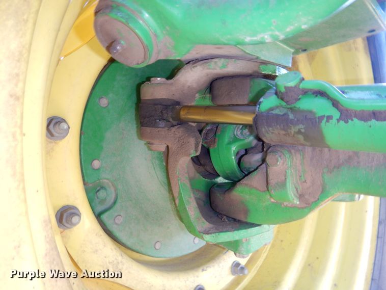 image for item II9873 1997 John Deere 8400  tractor