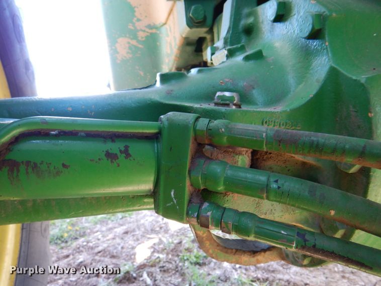 image for item II9873 1997 John Deere 8400  tractor