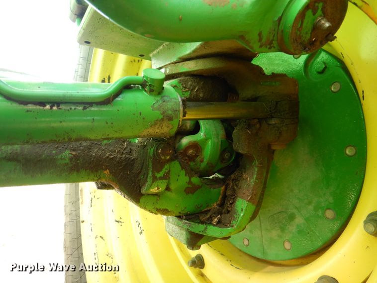 image for item II9873 1997 John Deere 8400  tractor