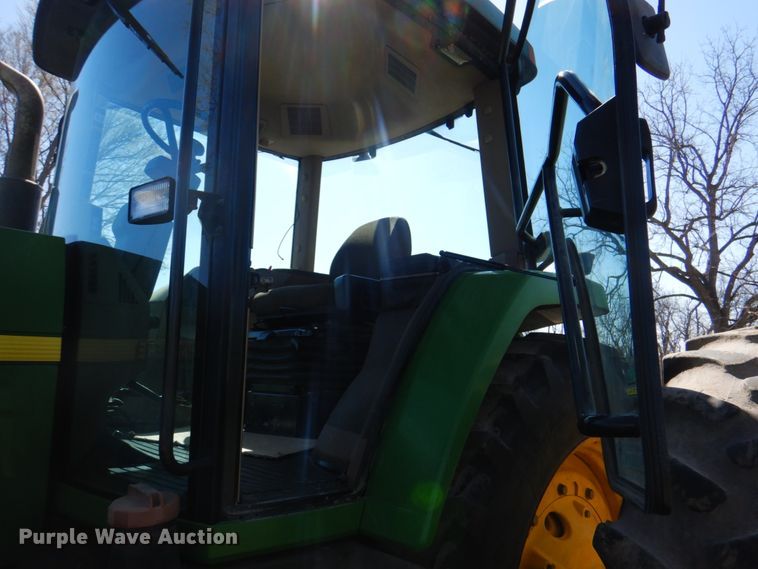 image for item II9873 1997 John Deere 8400  tractor