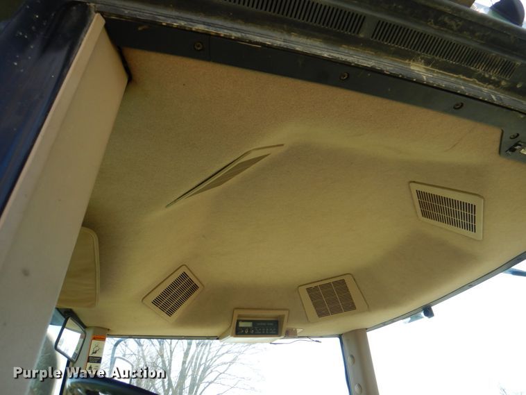 image for item II9873 1997 John Deere 8400  tractor