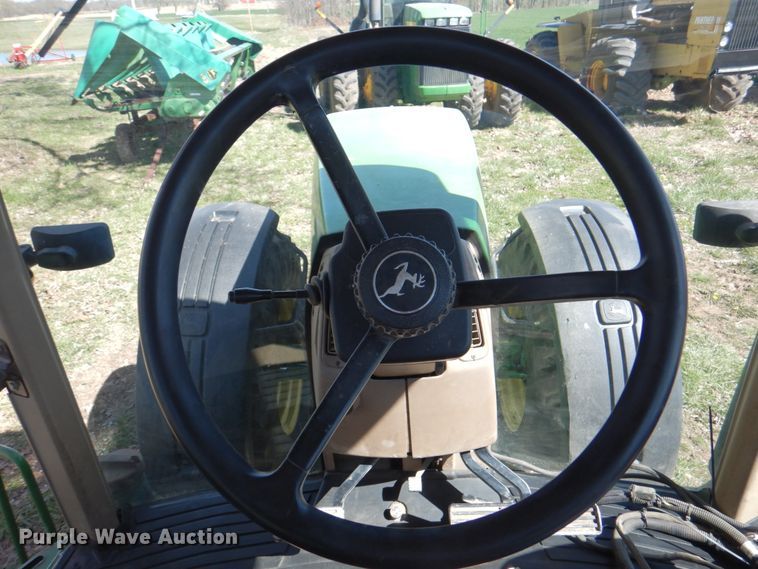 image for item II9873 1997 John Deere 8400  tractor