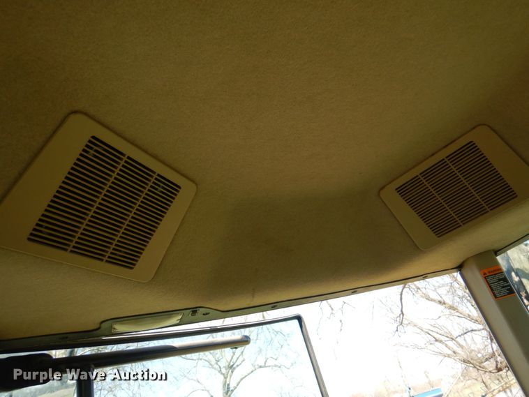 image for item II9873 1997 John Deere 8400  tractor