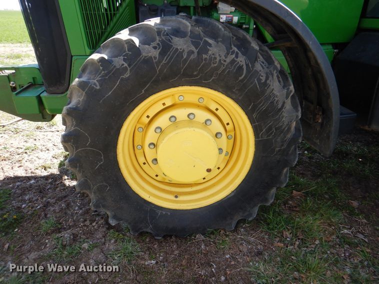 image for item II9873 1997 John Deere 8400  tractor