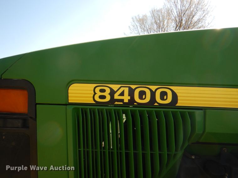 image for item II9873 1997 John Deere 8400  tractor