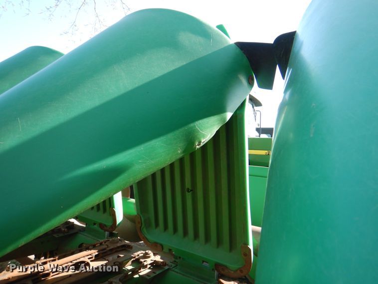 image for item II9874 John Deere 893  corn head