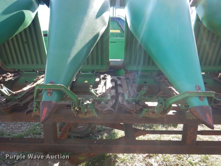 image for item II9874 John Deere 893  corn head