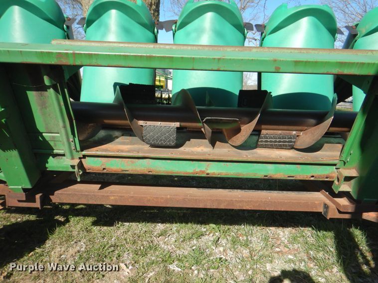 image for item II9874 John Deere 893  corn head