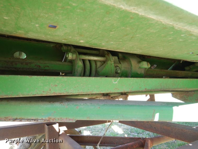 image for item II9874 John Deere 893  corn head