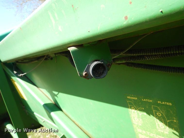 image for item II9874 John Deere 893  corn head