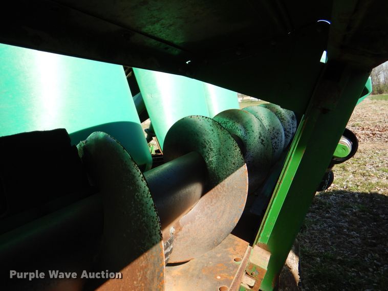 image for item II9874 John Deere 893  corn head