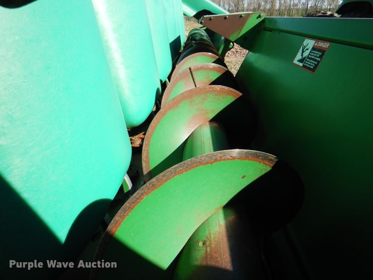 image for item II9874 John Deere 893  corn head
