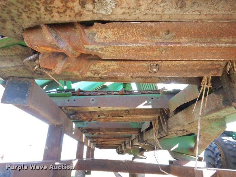 image for item II9874 John Deere 893  corn head