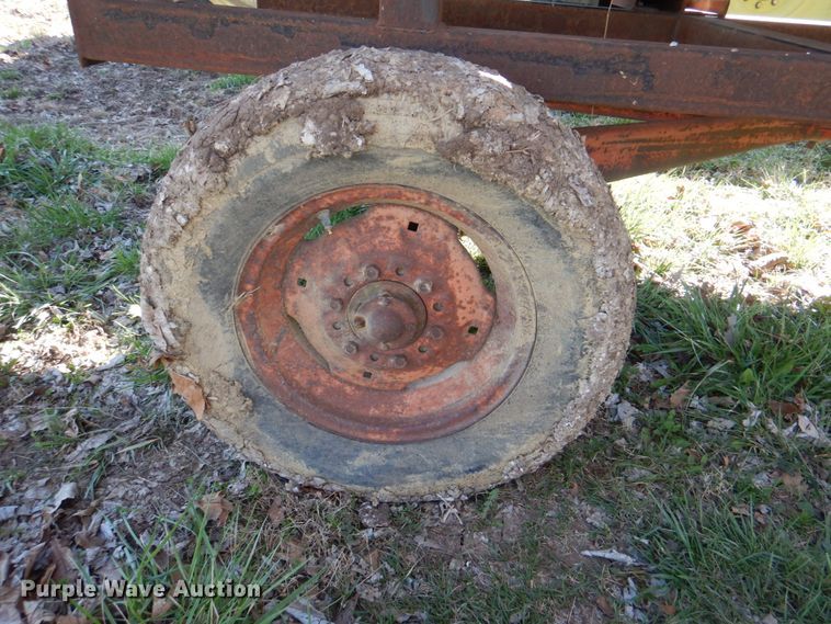 image for item II9874 John Deere 893  corn head