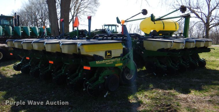 image for item II9876 John Deere 1780  planter