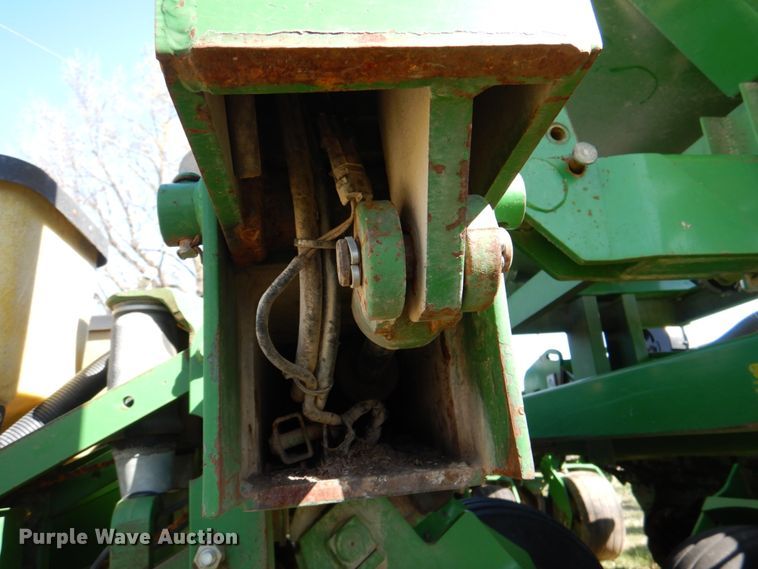 image for item II9876 John Deere 1780  planter
