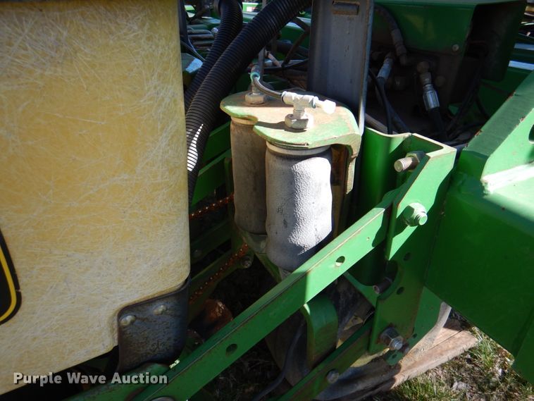 image for item II9876 John Deere 1780  planter