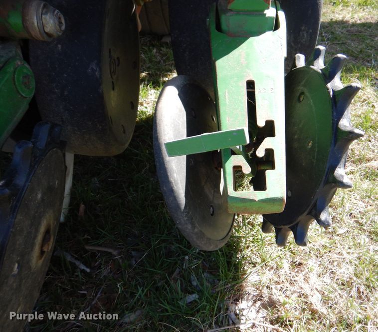 image for item II9876 John Deere 1780  planter