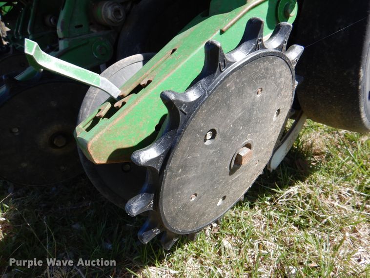image for item II9876 John Deere 1780  planter