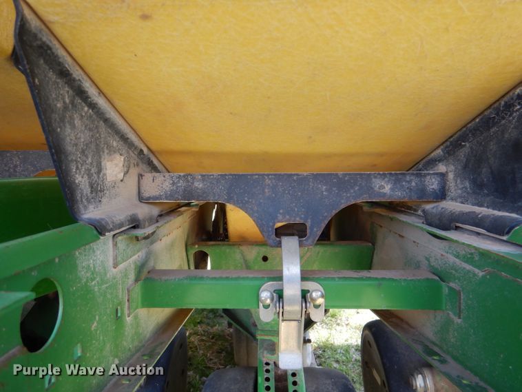image for item II9876 John Deere 1780  planter