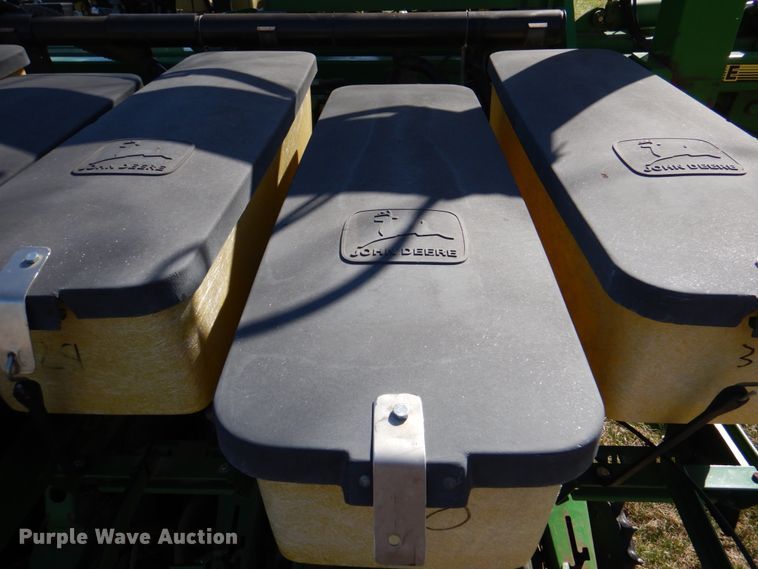 image for item II9876 John Deere 1780  planter