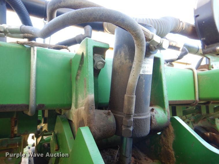 image for item II9876 John Deere 1780  planter