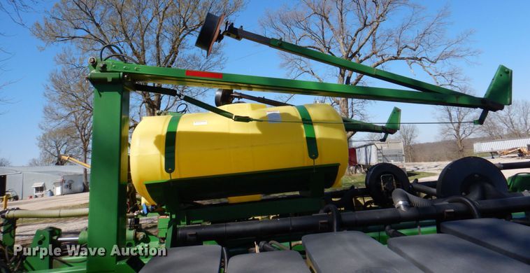image for item II9876 John Deere 1780  planter