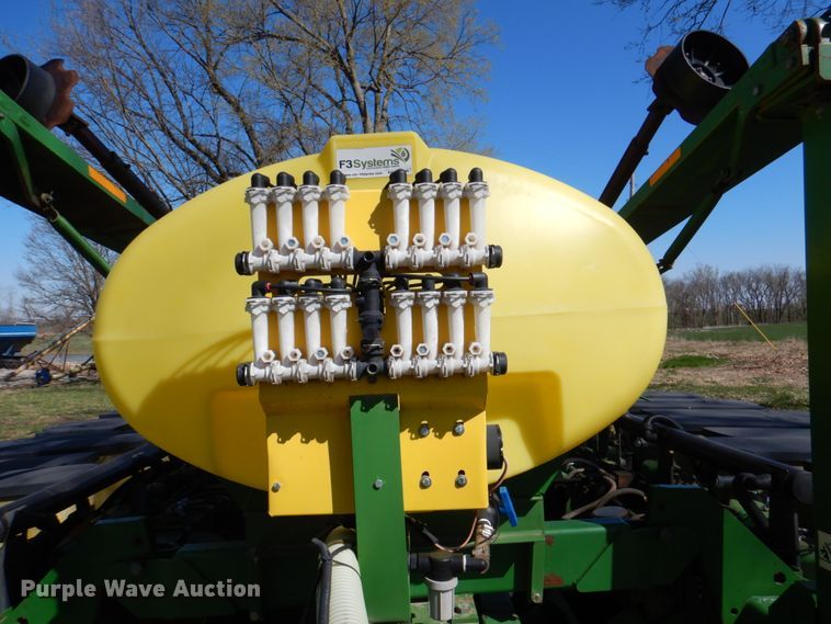 image for item II9876 John Deere 1780  planter